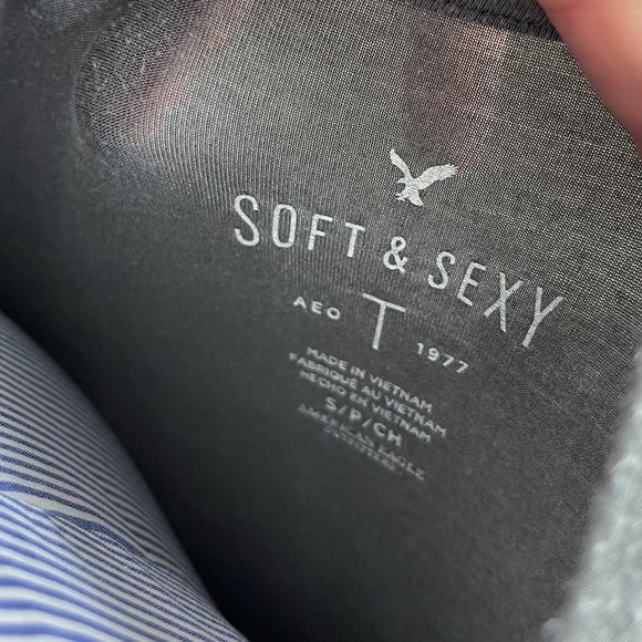 American Eagle Cold Shoulder Top - Picture 4 of 4